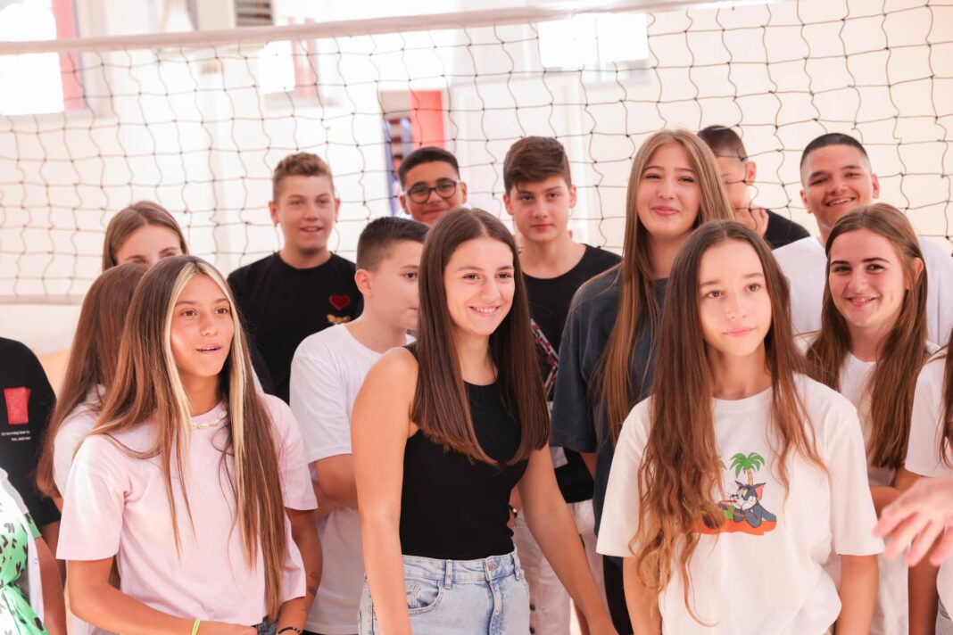 Viti i ri shkollor/ Urimet për nxënësit, nga shkollat e reja. Paralajmërohen investime të tjera