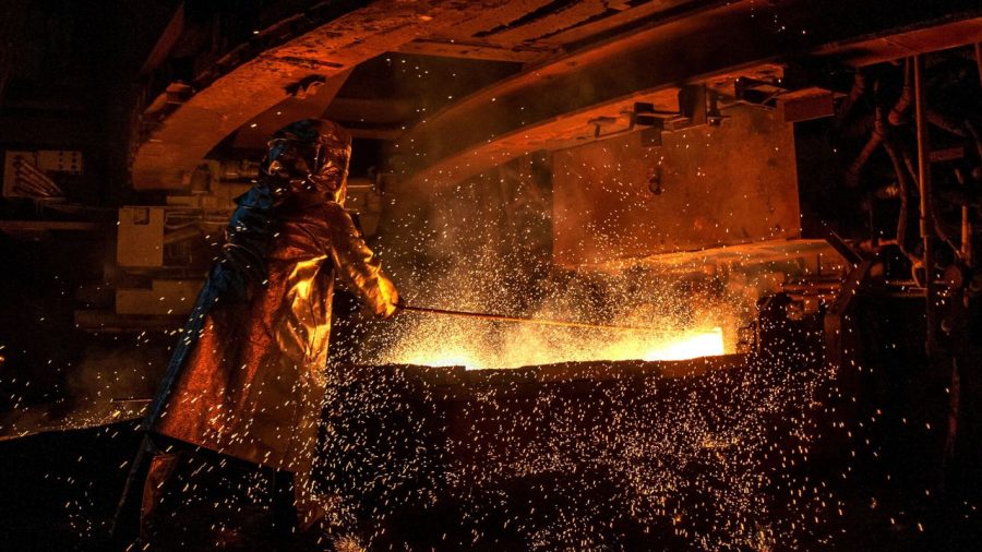 Industria dominohet nga nafta, hekuri dhe kromi – Vlera për Industria dominohet nga nafta, hekuri dhe kromi – Vlera për 2022 arriti 108.6 mld lekë. Këpucët dhe pijet joalkoolike kryesojnë sasinë