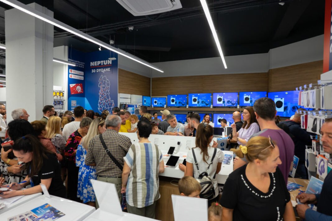 Neptun në këtë 30-vjetor me 30 dyqane