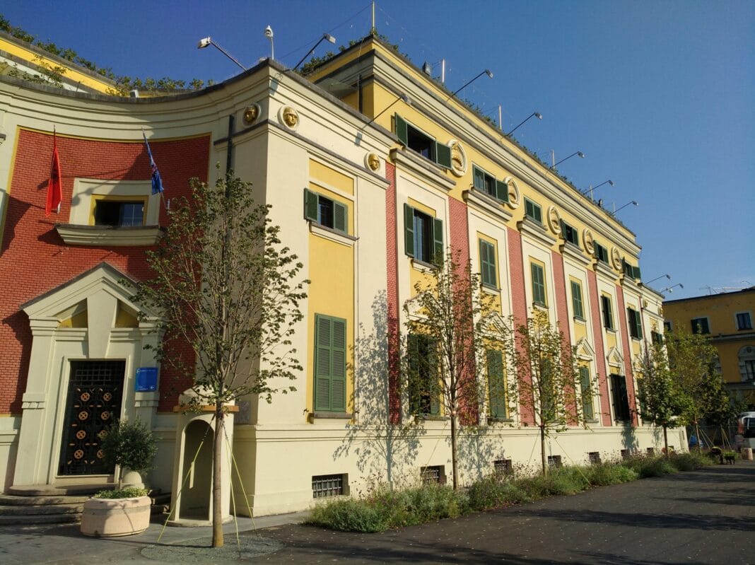 Bashkitë të paafta me investimet, realizuan vetëm 43% të planit më 2024