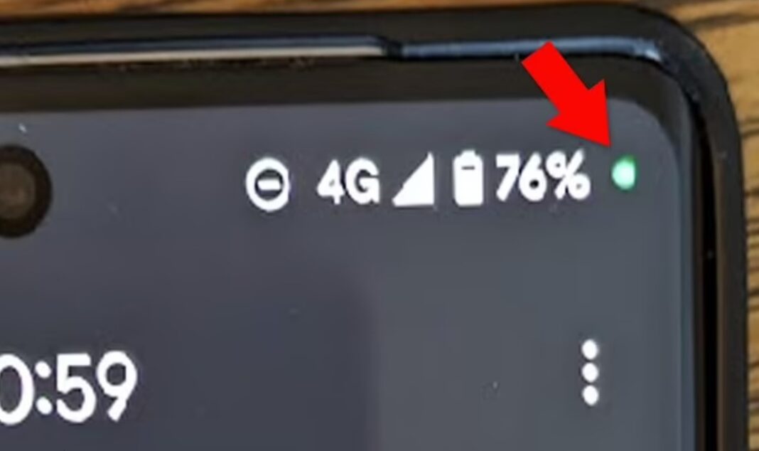 A e keni vënë re një dritë jeshile në celularin drita jeshile