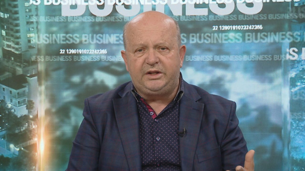 28 PRILL A2 BUSINESS P1 CLEAN frame 15604 1280x720