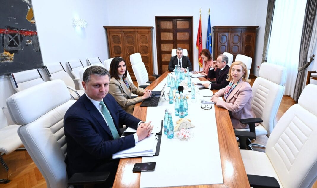 BSH: Tensionet gjeopolitike, duhet kujdes dhe ruajtje e rezervave për t’u përballur me pasojat