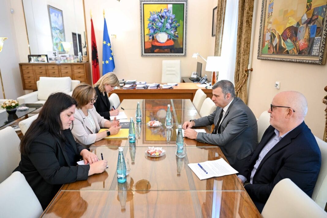 BSH dhe Qendra e Ekselencës Financiare diskutojnë bashkëpunimin në mbikëqyrjen BSH dhe Qendra e Ekselencës Financiare diskutojnë bashkëpunimin në mbikëqyrjen bankare