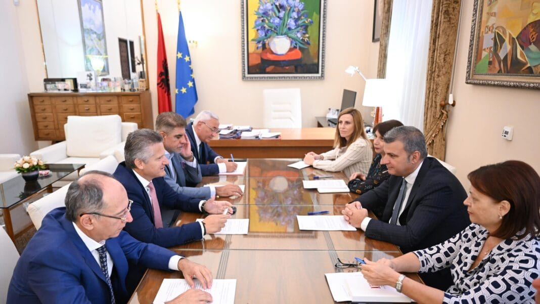 BSH kërkon nga bankat më shumë përpjekje për të nxitur pagesat elektronike