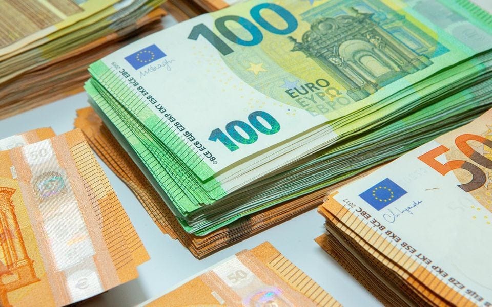 Banka e Shqipërisë bleu gati 140 milionë euro në tremujorin e parë