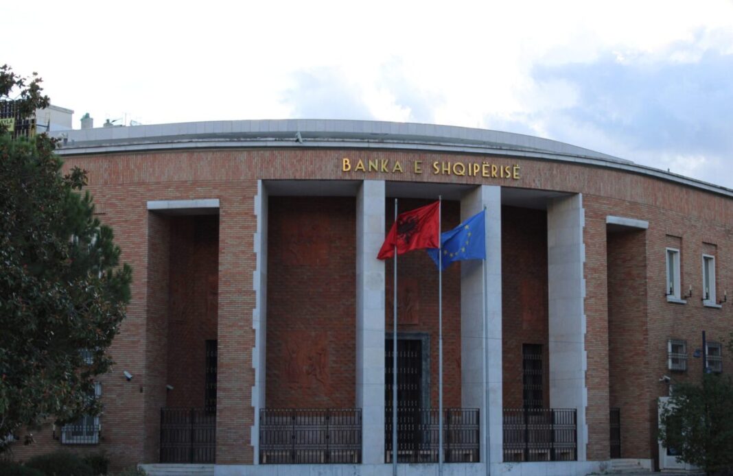 Banka e Shqipërisë kërkon rishikimin e skemës së pensioneve dhe Ads