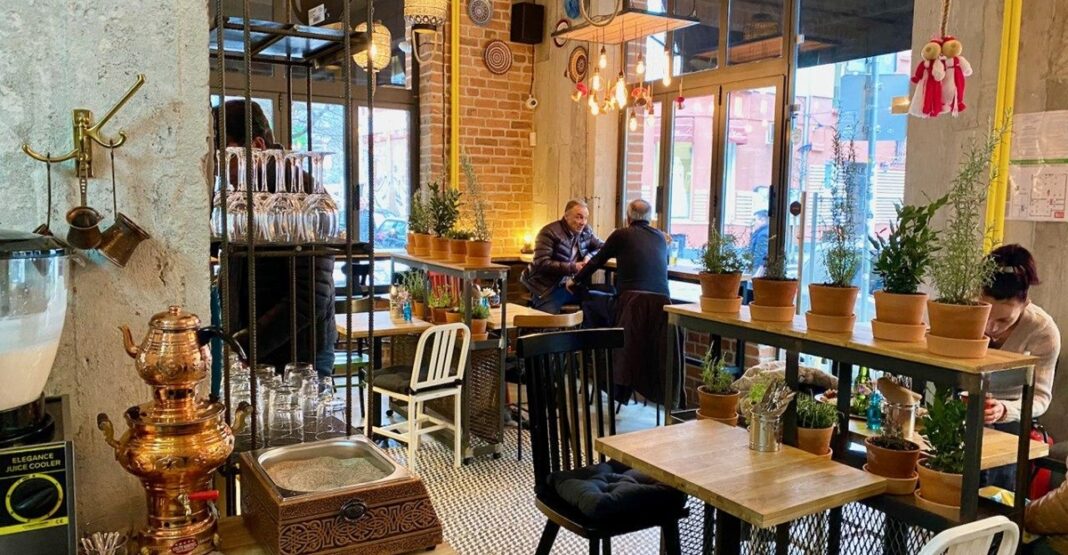 Baret dhe restorantet rrezikojnë mbylljen – Mungesa e fuqisë punëtore Baret dhe restorantet rrezikojnë mbylljen – Mungesa e fuqisë punëtore do të sjellë dështim në bizneset turistike