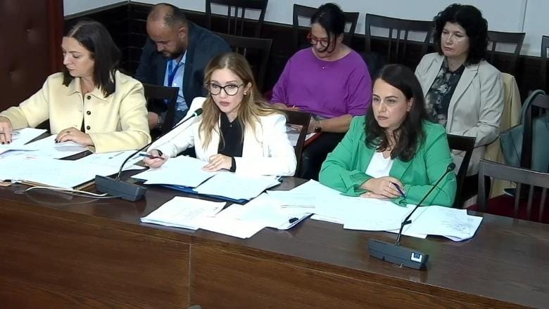 Deputetët, kritika AMF-së: Nuk mbron investitorët, s’ka transparencë, s’lufton kartelin Ads