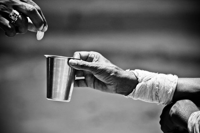 Ekonomia, 1 në 4 europianë janë të pasigurtë – Prindërit, kategoria më e rrezikuar për pasigurinë ekonomike