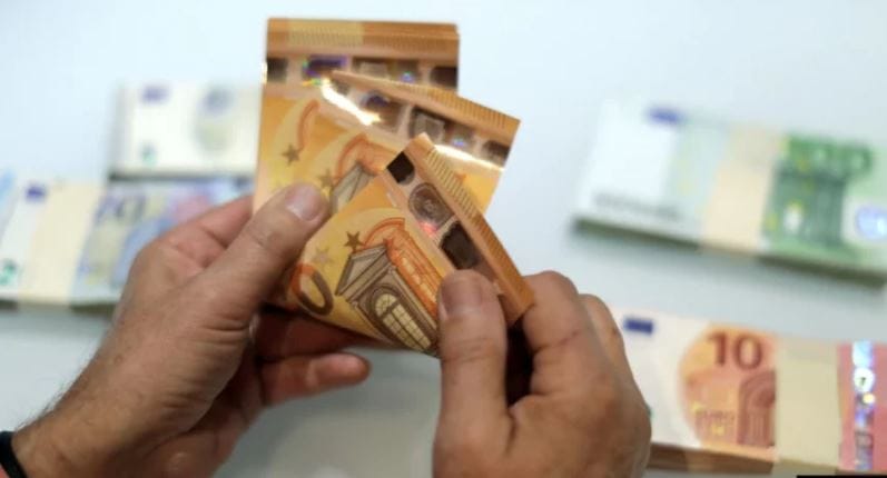 Frikë për shpenzim, apo kursime: Qytetarët e Kosovës me mbi Ads