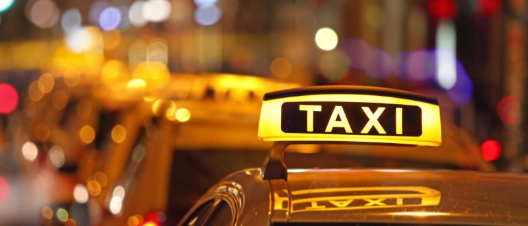 Informaliteti “mbyt” taksitë, rrethet pushtojnë Tiranën – Shoqata fajëson pushtetin Informaliteti “mbyt” taksitë, rrethet pushtojnë Tiranën – Shoqata fajëson pushtetin vendor: Jemi me humbje, paguajmë taksa më të larta