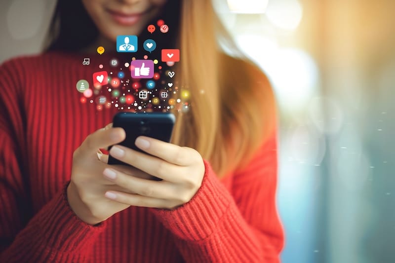 Instagram dhe Facebook bllokohen pas mesnate për adoleshentët
