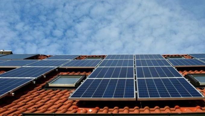 Investime në eficiencë energjie – Masë prioritare nga qeveria. Sfidë, Investime në eficiencë energjie – Masë prioritare nga qeveria. Sfidë, ulja e konsumit final në ndërtesa, industri, transport