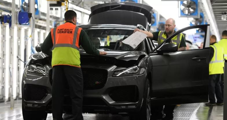 Jaguar Land Rover shkurton prodhimin për shkak të mungesës së çipave