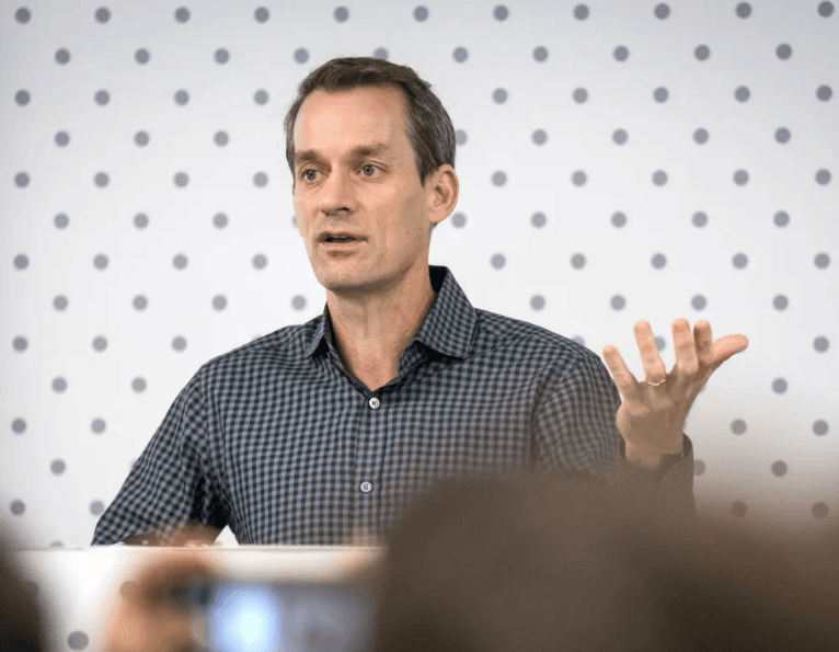 Jeff Dean dhe studiues të tjerë, largohen nga Google për Jeff Dean dhe studiues të tjerë, largohen nga Google për të krijuar kompaninë e tyre të AI-së