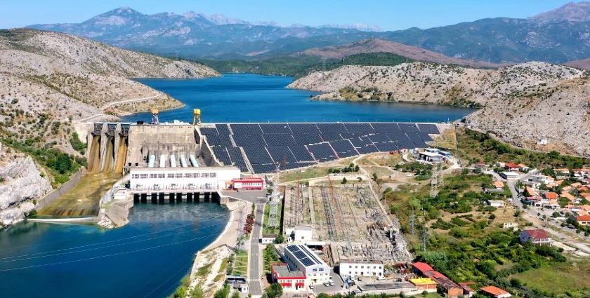 KESH, impiant lundures në Vaun e Dejës – Centrali diellor KESH, impiant lundures në Vaun e Dejës – Centrali diellor me kapacitet 13.8 MW, Korporata aplikon për lejen
