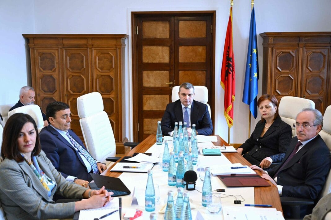 Këshilli Mbikëqyrës i BSH mblidhet për herë të parë që Këshilli Mbikëqyrës i BSH mblidhet për herë të parë që nga dhjetori, miraton raportin vjetor