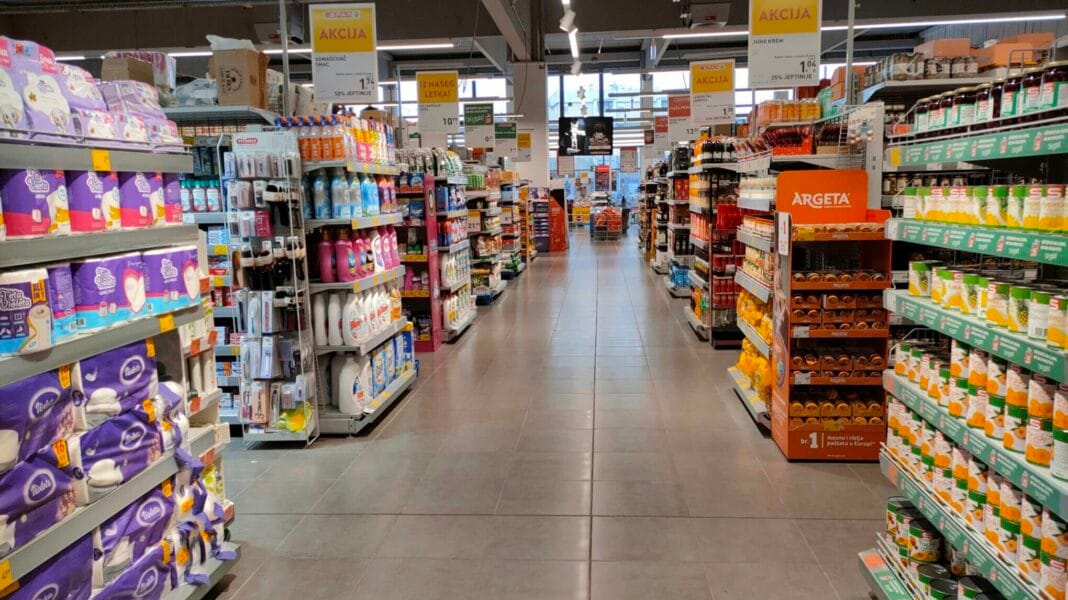 Konsumatorët serbë i bashkohen bojkotit të supermarketeve në shenjë proteste Ads
