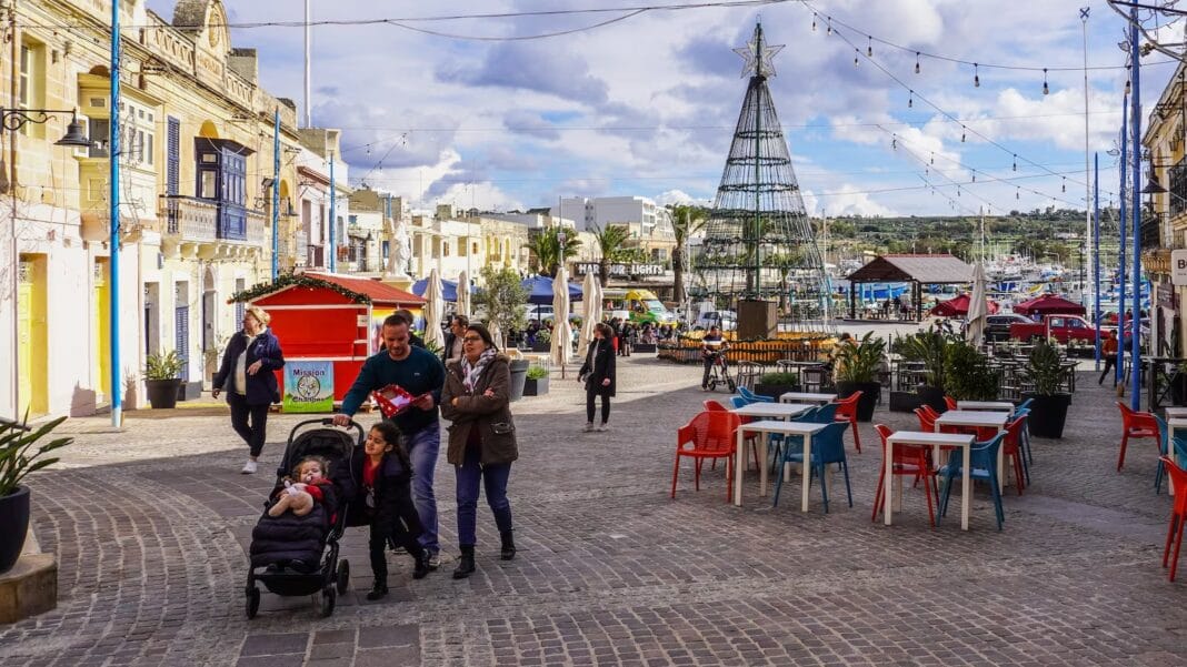 Malta ul taksat për prindërit, në përpjekje për të ringjallur Ads