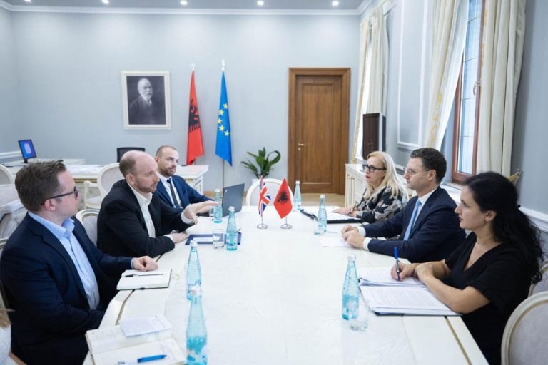 Mete takim me ambasadorin e Mbretërisë së Bashkuar – Në diskutim marrëdhëniet ekonomike dhe Procesi i Berlinit