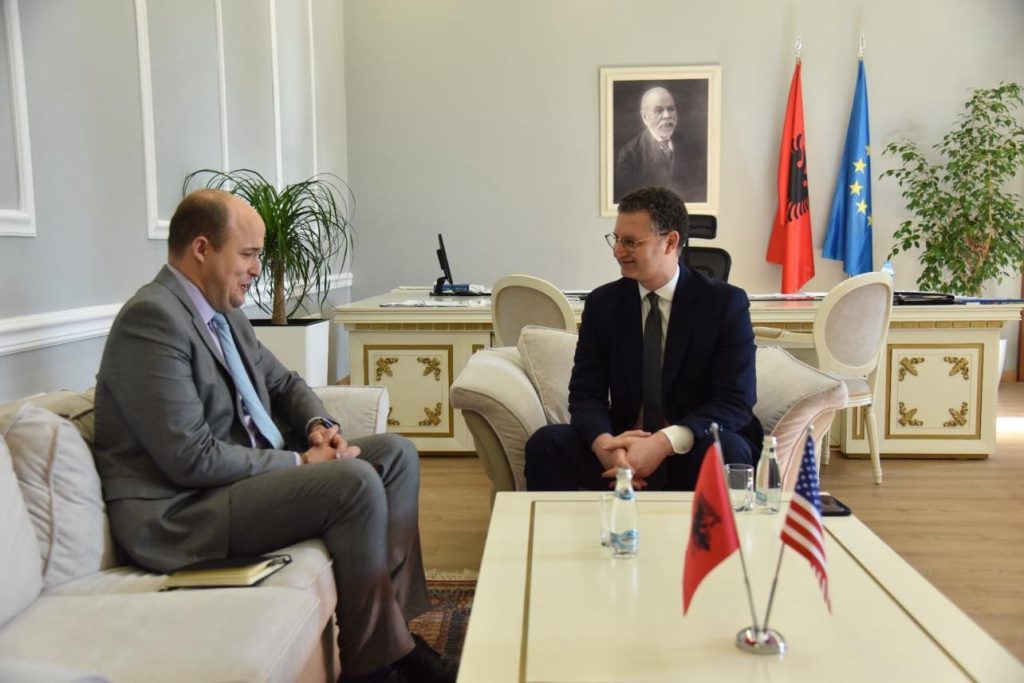 Mete takon diplomatin e lartë amerikan, Wisner – Në fokus, rritja e bashkëpunimit ekonomik mes dy vendeve!