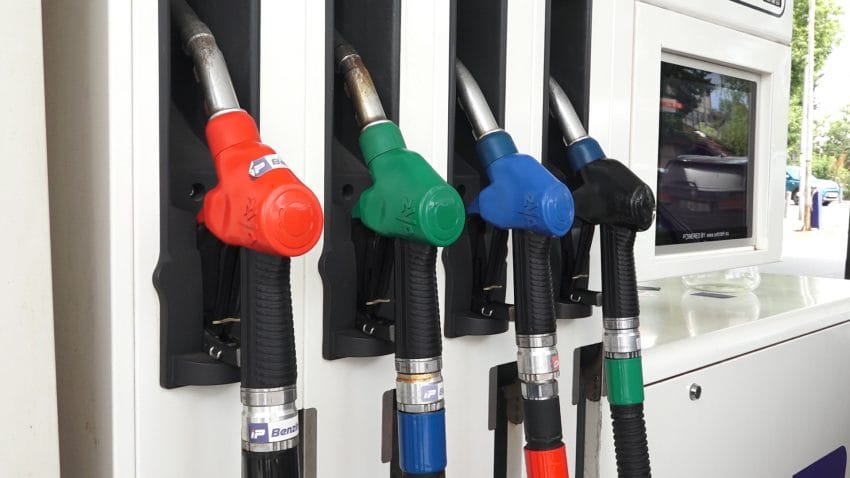 Nafta thyen rekord në Kosovë, çmimi arrin në 1.82 euro Ads