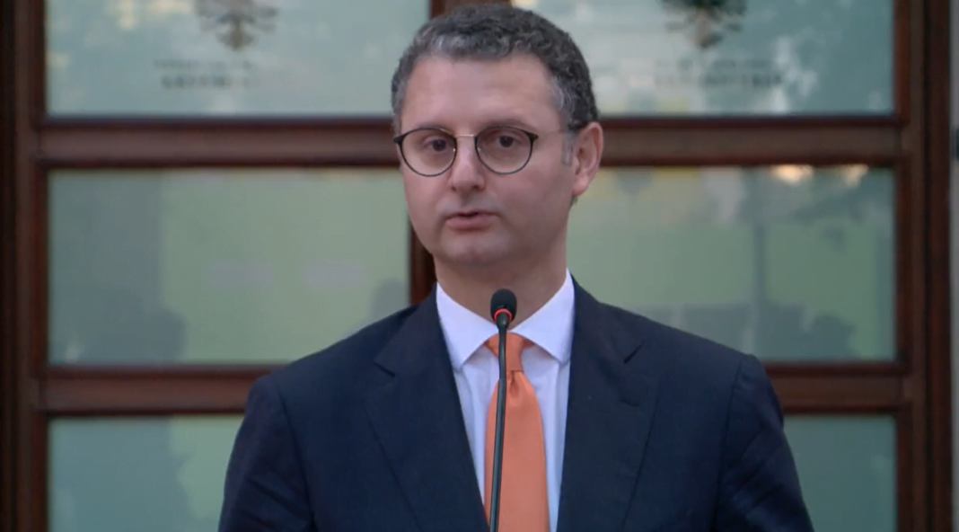 Ndryshon buxheti, rishpërndahen 460 milion USD – 120 milion USD Ndryshon buxheti, rishpërndahen 460 milion USD – 120 milion USD për rindërtimin, “furnizohet” skema e naftës