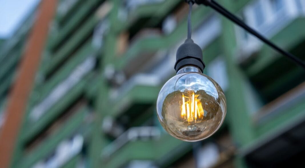 Në Kosovë, nga sot nis faturimi i energjisë për 15% Ads