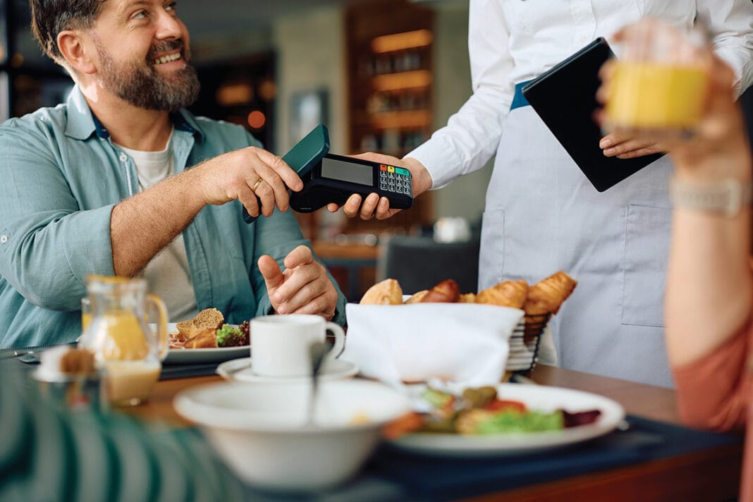 Nga hotelet, qiratë, kafetë e argëtimi, si turistët ndikuan në Ads