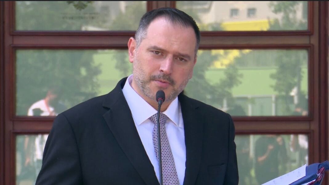 Qeveria lehtëson industrinë e mbrojtjes dhe i hap rrugë Fincantieri-t Qeveria lehtëson industrinë e mbrojtjes dhe i hap rrugë Fincantieri-t në Pashaliman