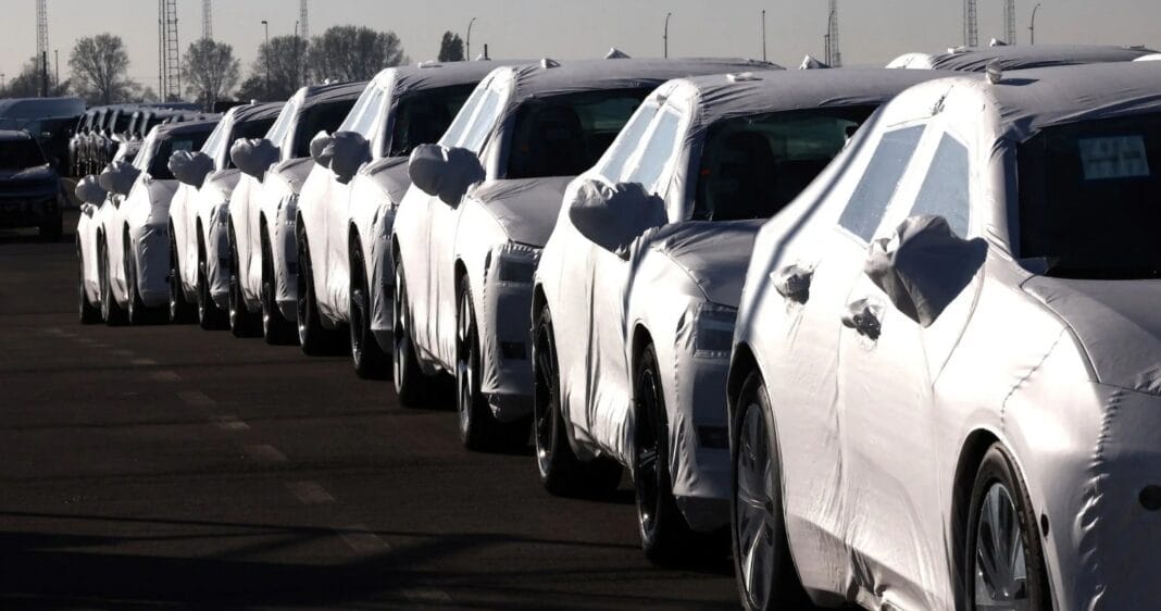 Shitjet e makinave në Europë bien në janar Ads