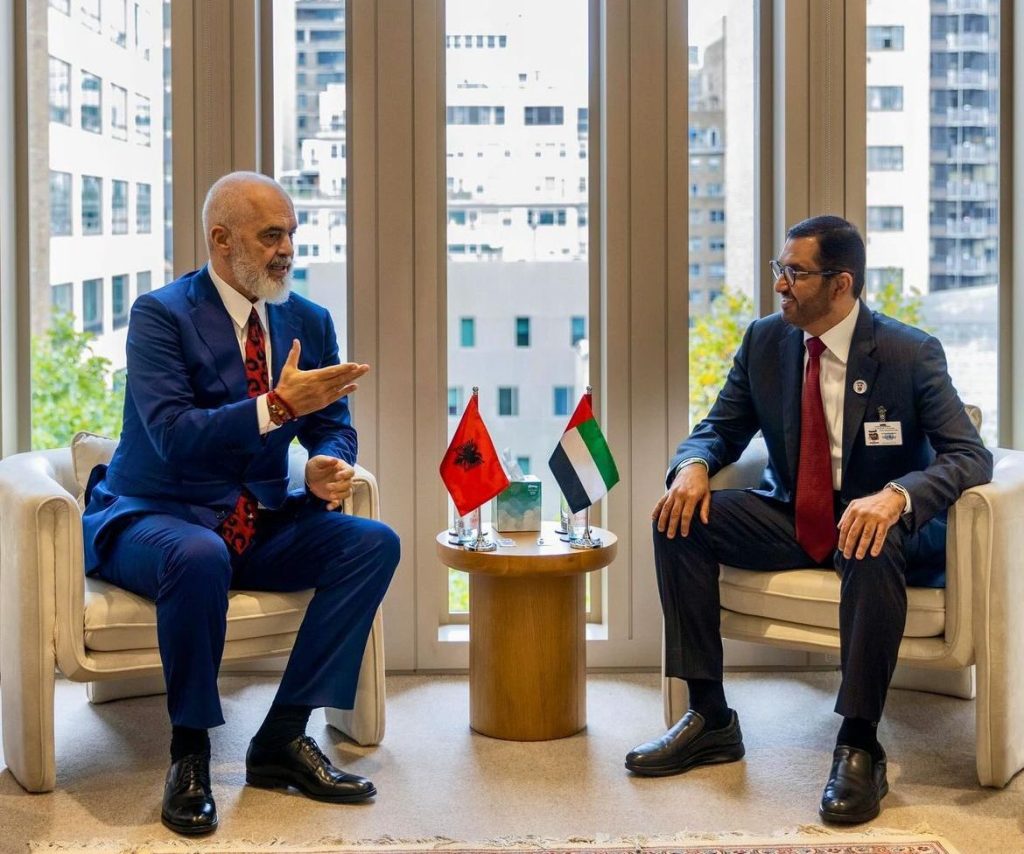 Shqipëria dhe Emiratet e Bashkuara krijojnë kompaninë KESH&MAZDAR – Projekt i përbashkët për linjën nënujore energjetike italiane