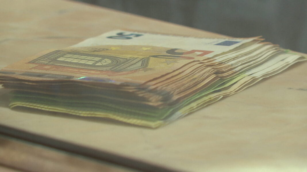 Shqipërisë i kërkohet të caktojë një normë tavan për transaksionet euro 6 1280x720