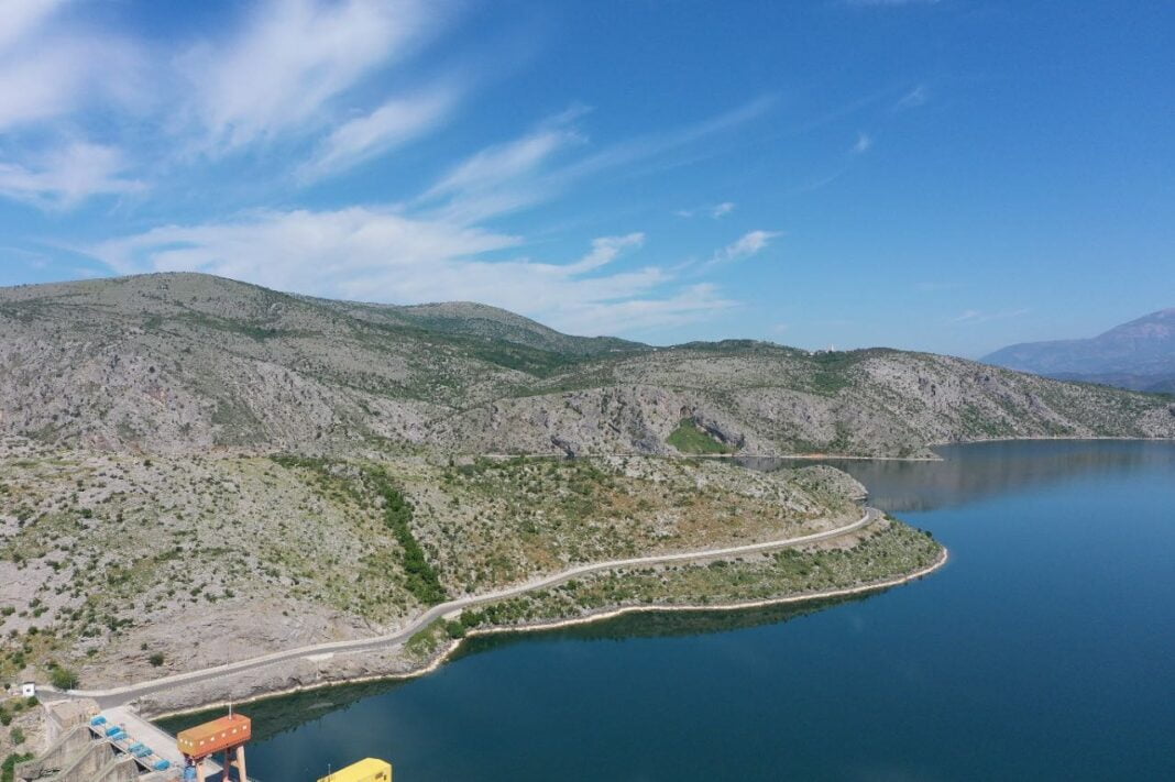 Situata në kaskadën e Drinit – Rezerva energjetike, 55% më pak se korriku. Niveli i Fierzës, i njëjtë me 2 muaj më parë