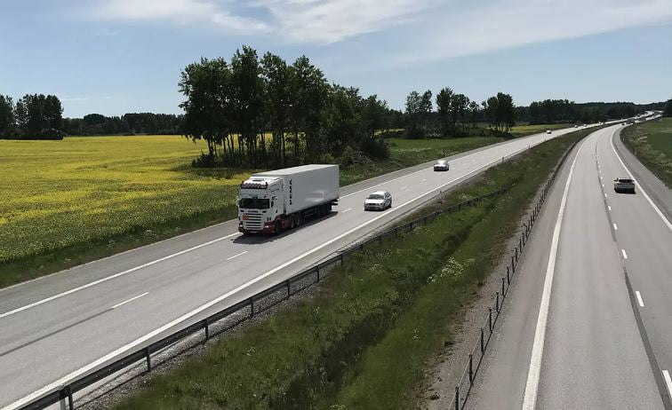 Suedia planifikon të ndërtojë rrugën e parë elektrike të përhershme Suedia planifikon të ndërtojë rrugën e parë elektrike të përhershme në botë!