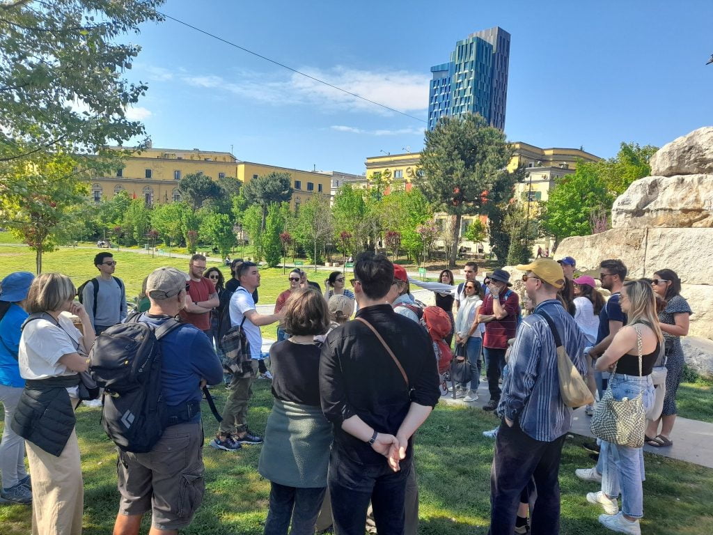 Tirana, destinacioni kryesor turistik për italianët – Raporti i Institutit Tirana, destinacioni kryesor turistik për italianët – Raporti i Institutit Ekonomik Mastercard: Pas kryeqytetit shqiptar, Korfuzi dhe Parisi