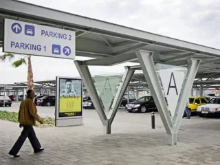 Autoriteti i Konkurrencës heton kompaninë që menaxhon parkimin në Aeroportin e Tiranës