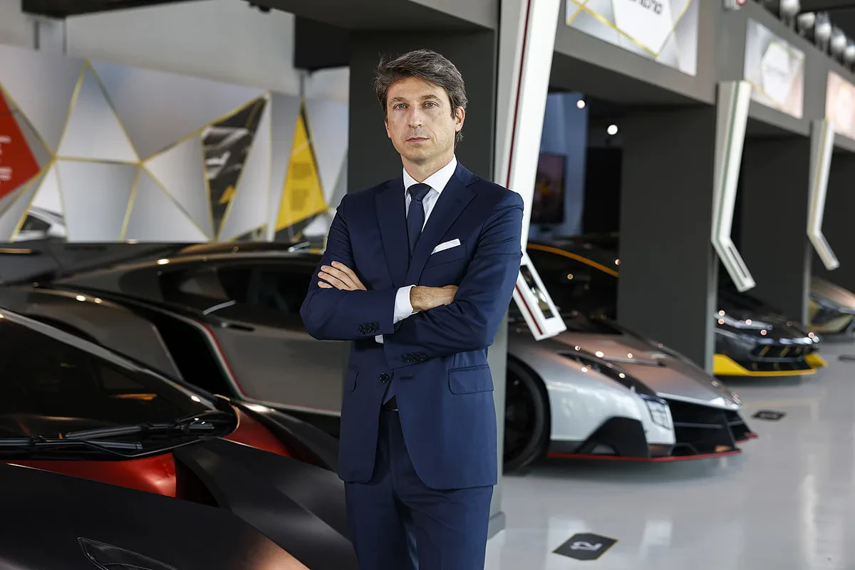 Lamborghini u thotë lamtumirë motorëve me benzinë