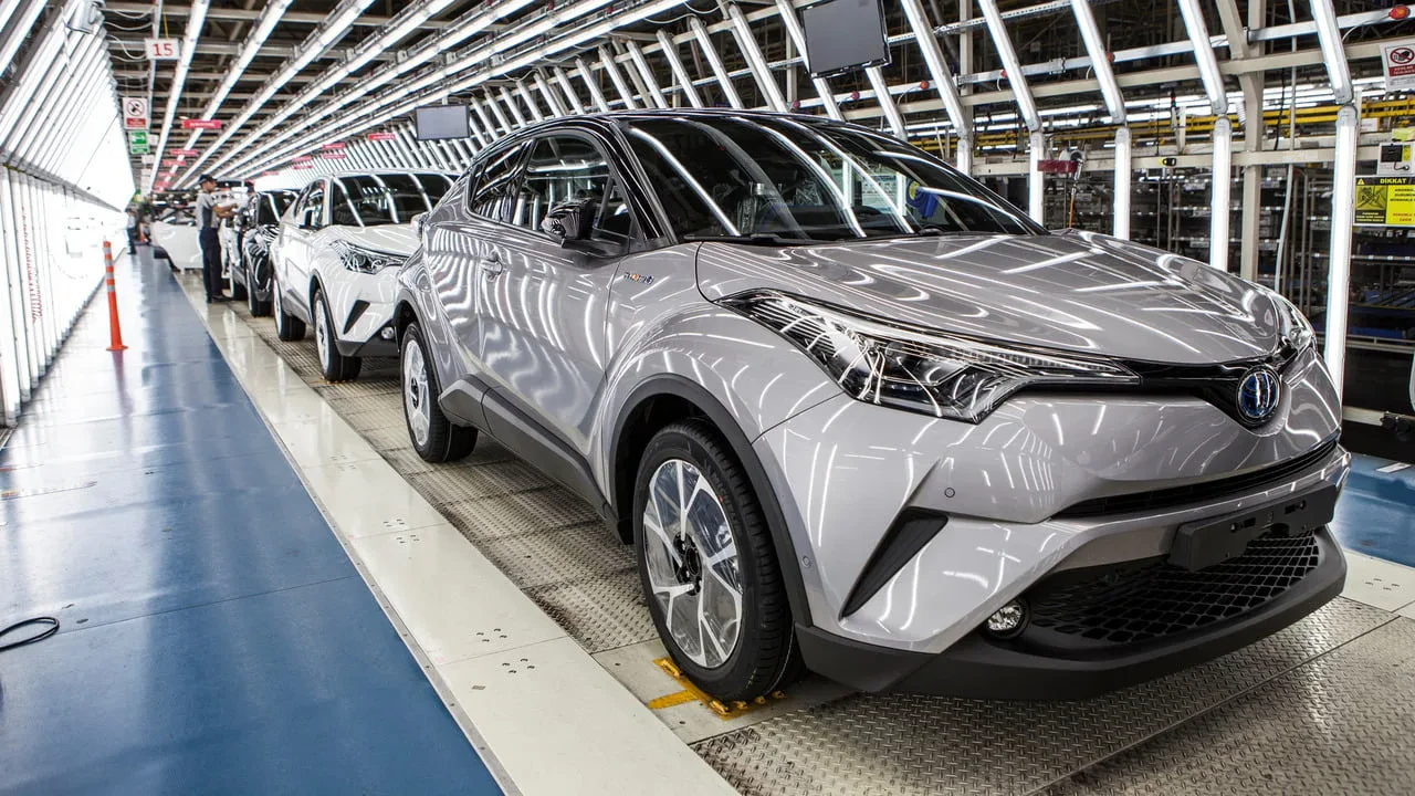 Toyota mbetet shitësi më i madh i makinave në botë, rrit epërsinë ndaj VW