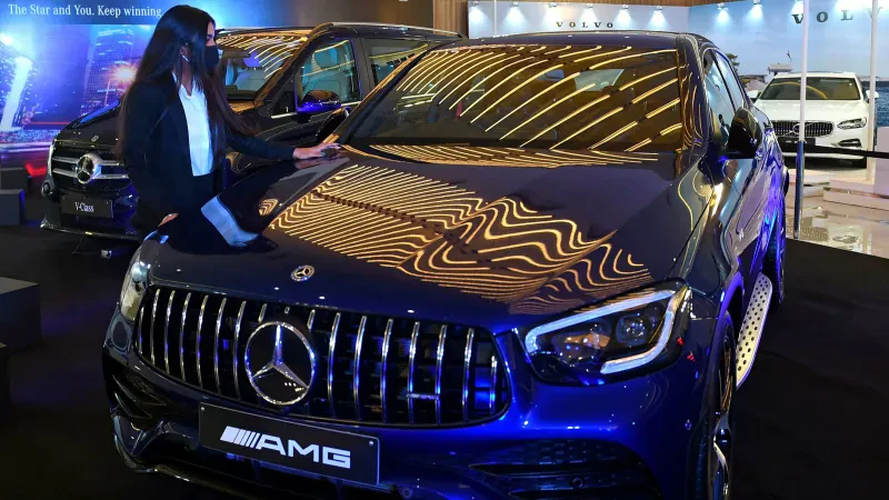 Mercedes-Benz tejkalon parashikimet e fitimit, por pret probleme në zinxhirët e furnizimit gjatë vitit 2022
