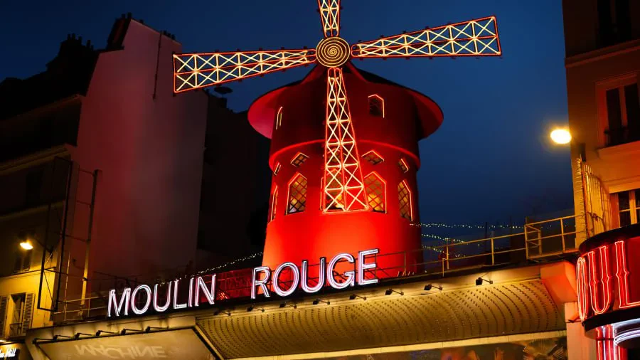 Një natë në Moulin Rouge, për vetëm 1 euro