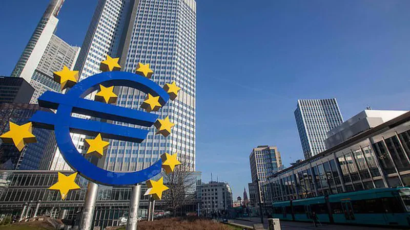 Normat e interesit në Eurozonë do të rriten për herë të parë në 11 vjet