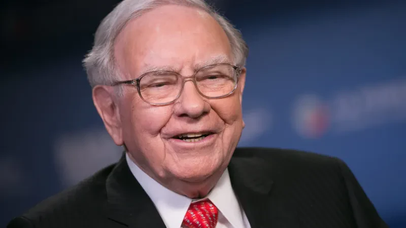 Ndryshimi i thjeshtë që duhet të bëni për të qenë të lumtur dhe të suksesshëm, sipas Warren Buffet