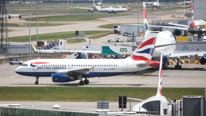 Aeroporti Heathrow urdhërohet të ulë tarifat e pasagjerëve çdo vit deri në 2026