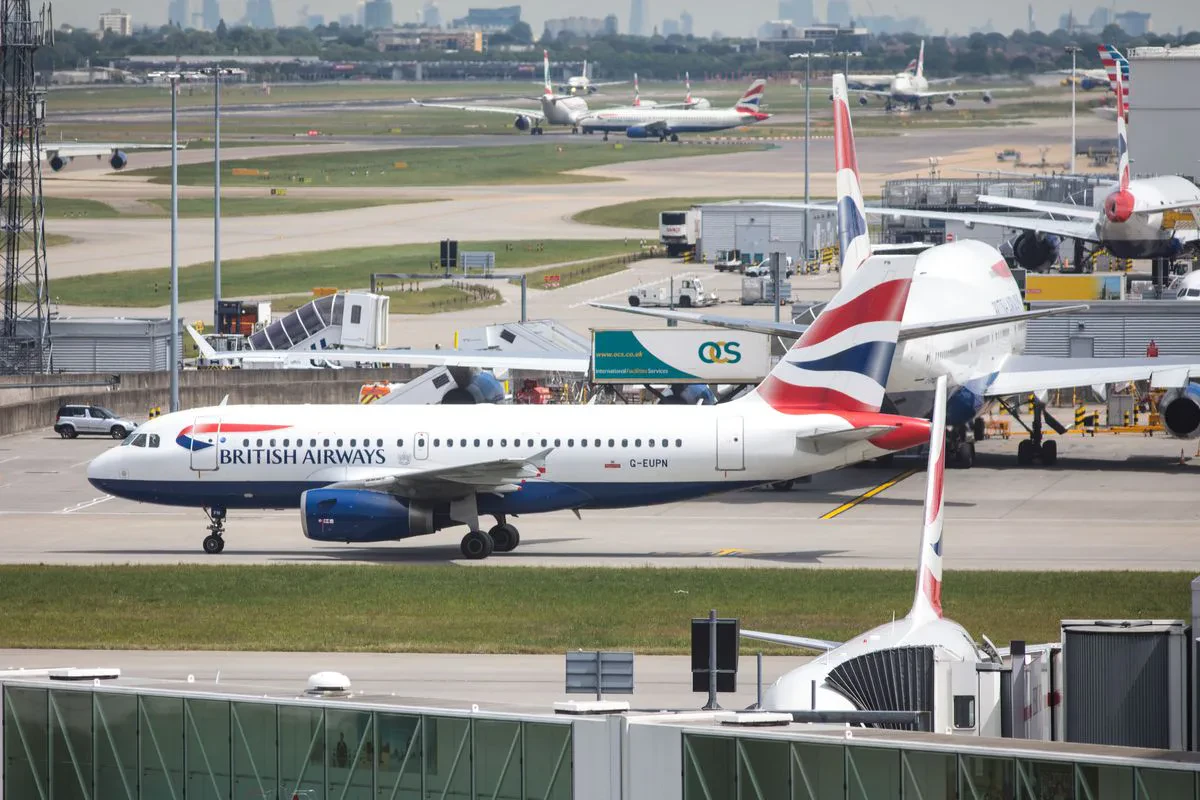 Aeroporti Heathrow urdhërohet të ulë tarifat e pasagjerëve çdo vit deri në 2026
