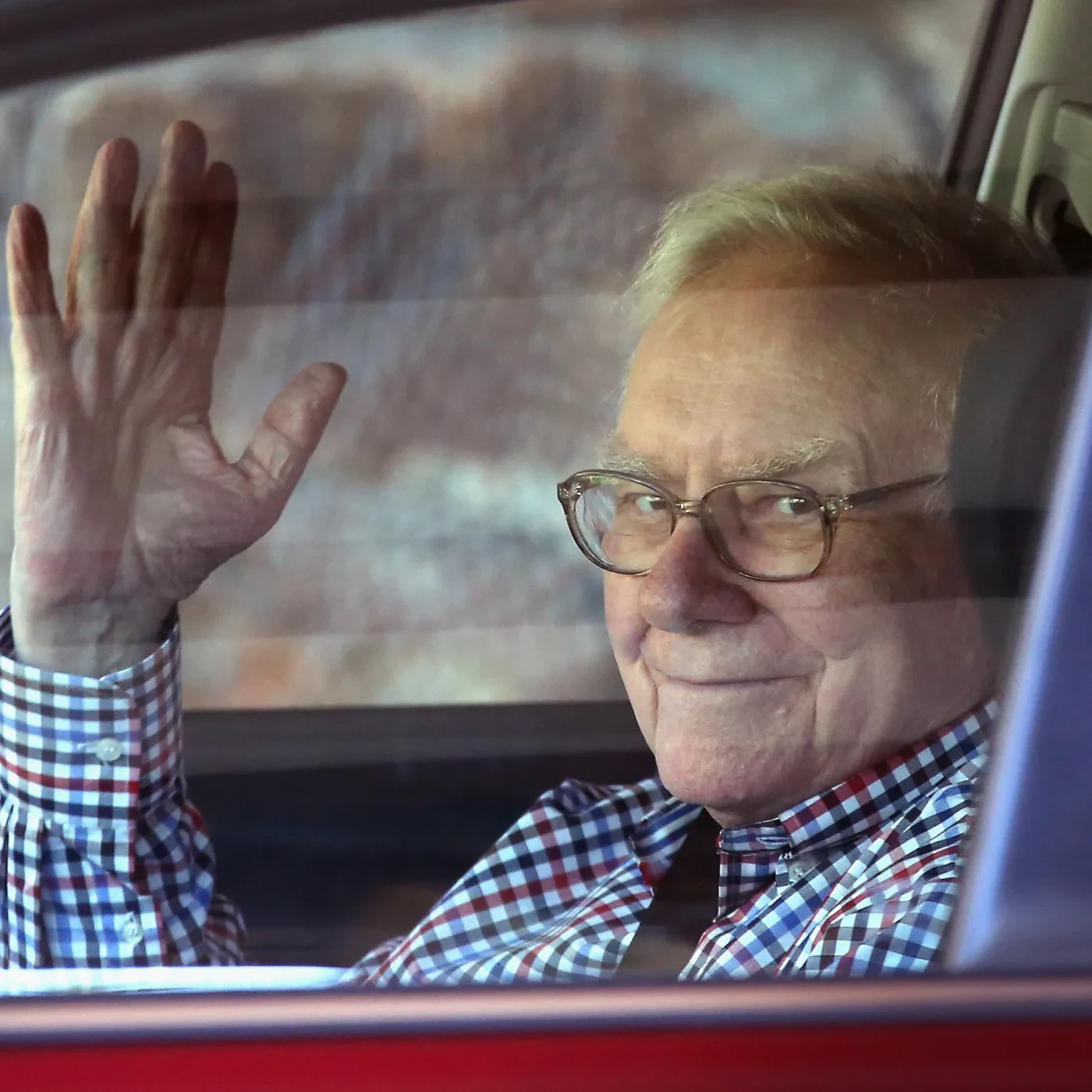 Warren Buffett ‘godet’ sërish – Do të blejë deri në gjysmën e gjigantit të naftës Occidental duke rritur edhe më tej aksionet!