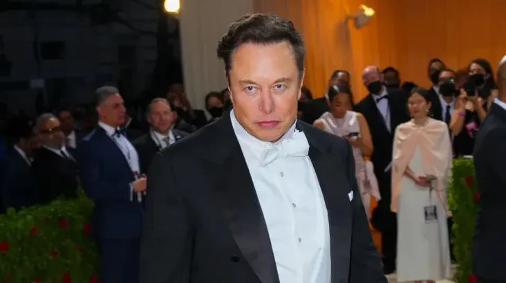 Aksionet e Tesla kanë rënë me më shumë se 35% që kur Elon Musk tha për herë të parë se do të blinte Twitter!