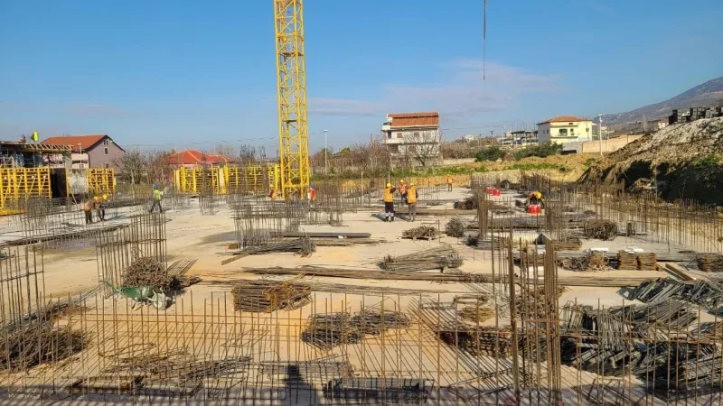 Kontratat porositëse në ndërtim në rënie edhe këtë vit, por çmimet pritet të vijojnë rritjen