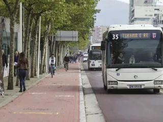 Informaliteti thellon humbjet te transporti urban kryeqytetas, 3 operatorë paralajmërojnë ndërprerje të shërbimit